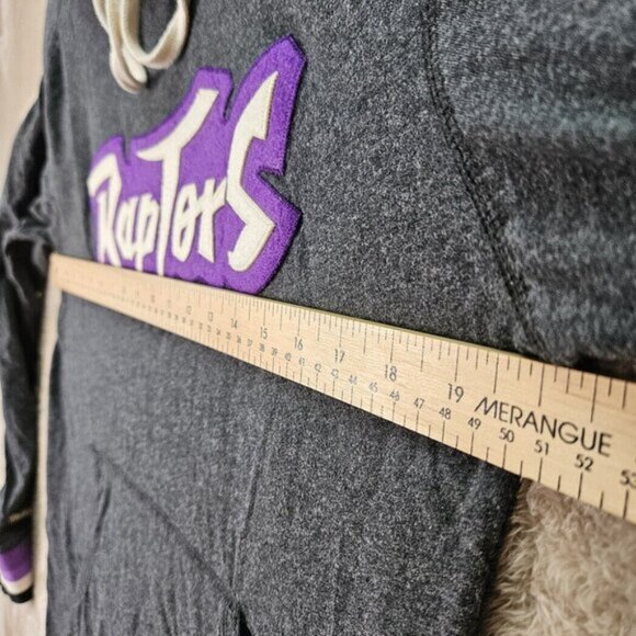 Youth Toronto Raptors Heathered Charcoal Hardwood Classic Raglan Pullover Hoodie - Picture 3 of 10